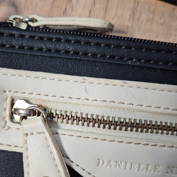 Danielle Nicole Black and Cream Crossbody Bag - Picture 3 of 16